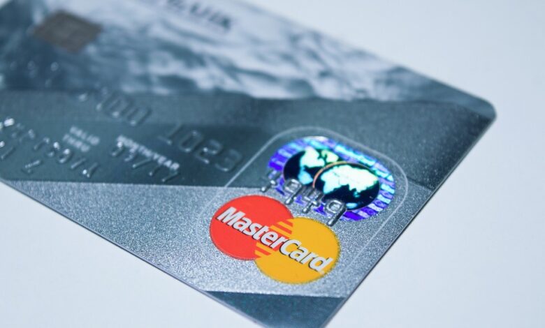 Emprestadores diretos do dia de pagamento on-line: empréstimo pessoal ou cartão de crédito?